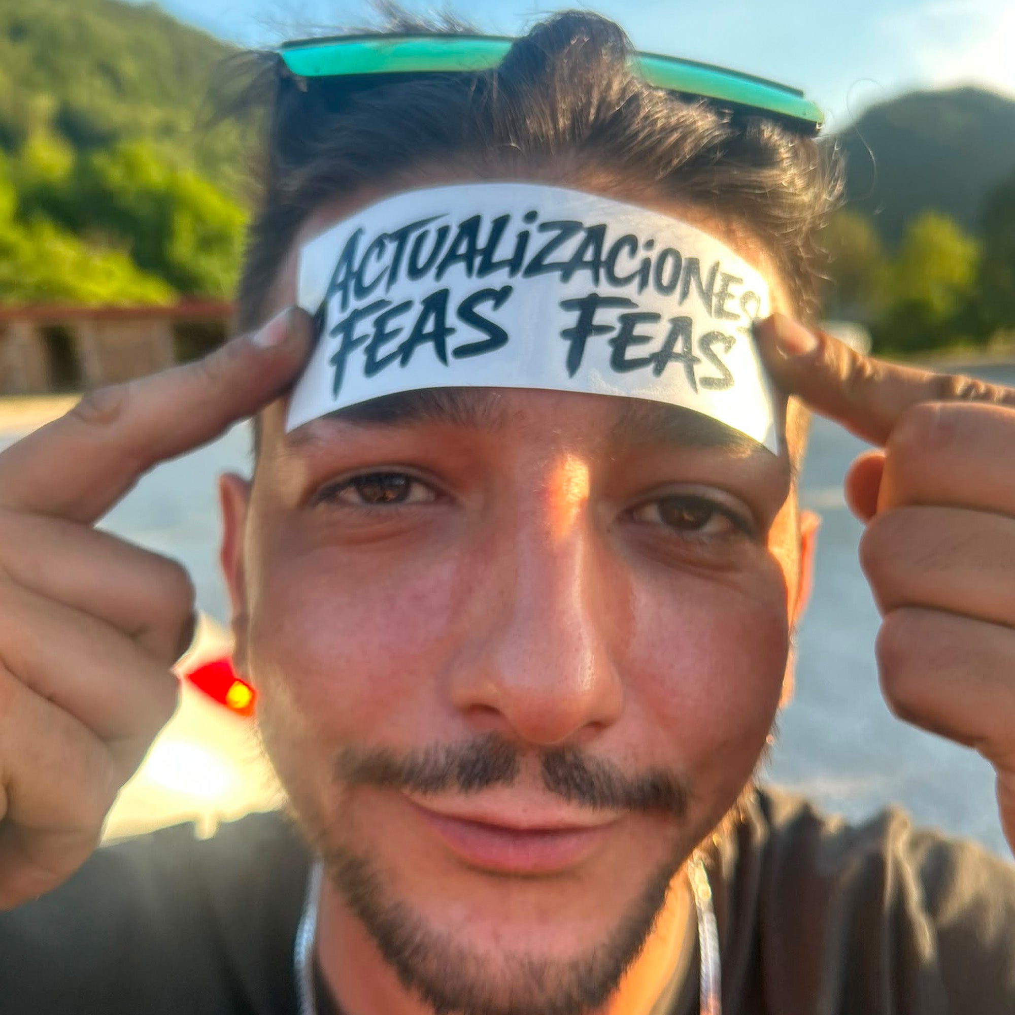 Pegatina Actualizaciones Feas Feas - sukovinyls